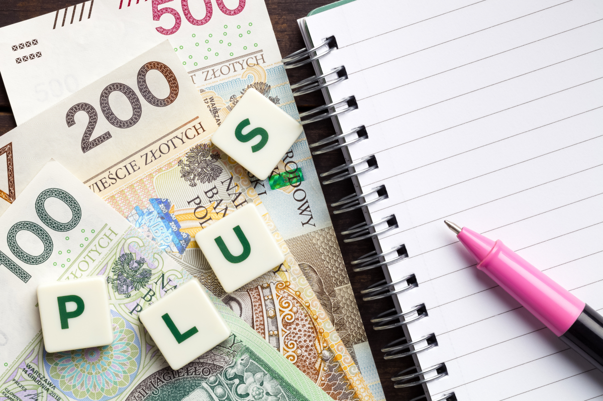 Większość badanych Polaków jest przeciwko waloryzacji 800 plus