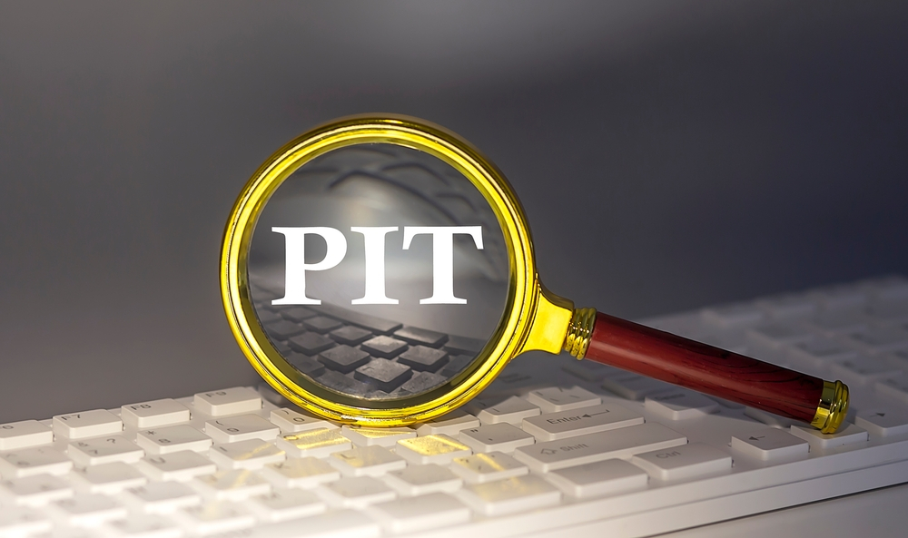 Workation – skutki podatkowe dla pracowników i pracodawców nowego modelu pracy 