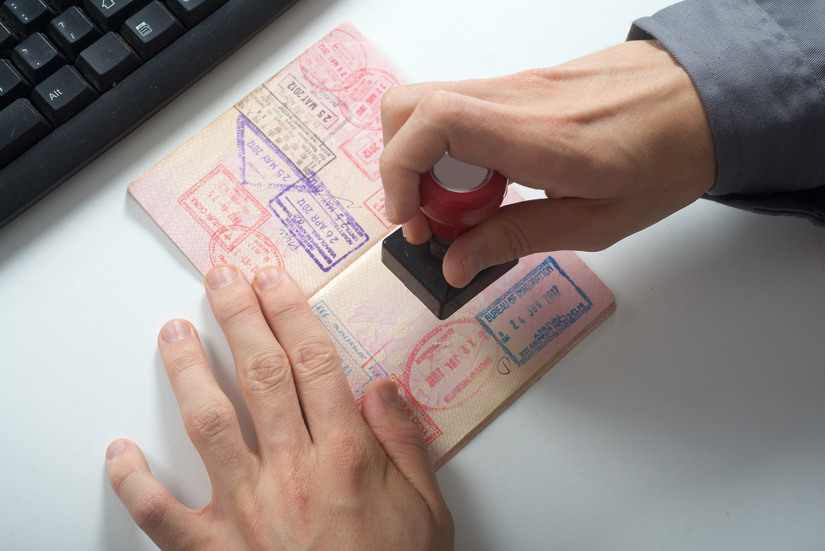 stempel pieczątka paszport wiza kontrola graniczna paszportowa wizowa celna granica przejście praca cudzoziemców obcokrajowców