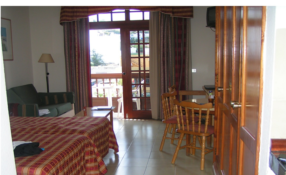 Działalność agencji nieruchomości, a także pośredników rządzi się przede wszystkim warunkami rynkowymi; nie ma zasad, które pomogłyby wyeliminować oszustów