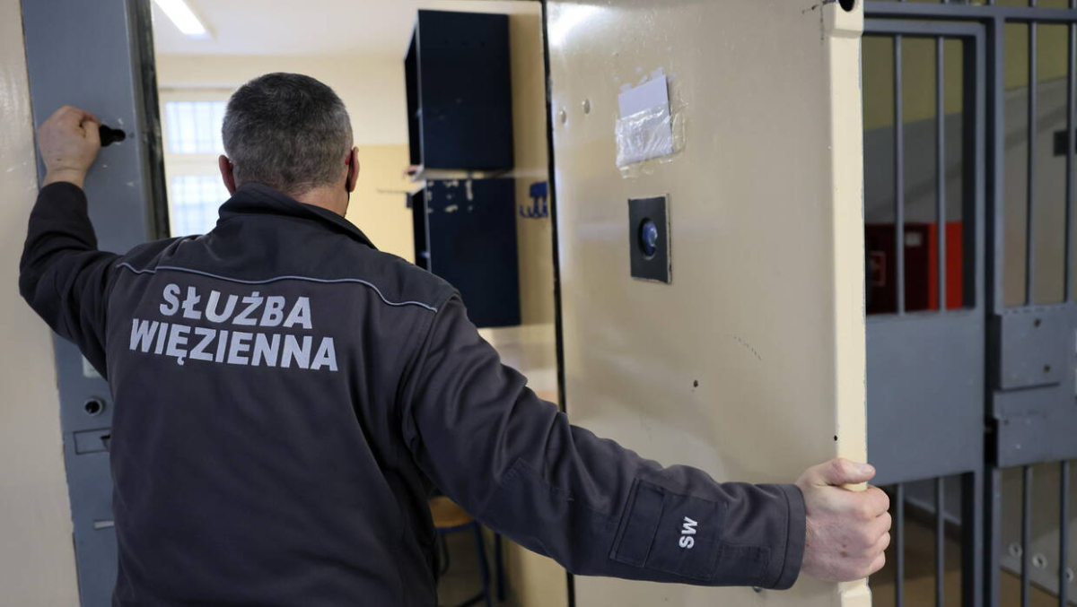 RPO i MSWiA: Funkcjonariusze Służby Więziennej będą mogli się przenieść do policji i Straży Granicznej. Do wojska już mogą