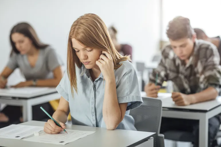 W szkołach będą dostępne środki higieny menstruacyjnej MEN ogłosiło nowy program