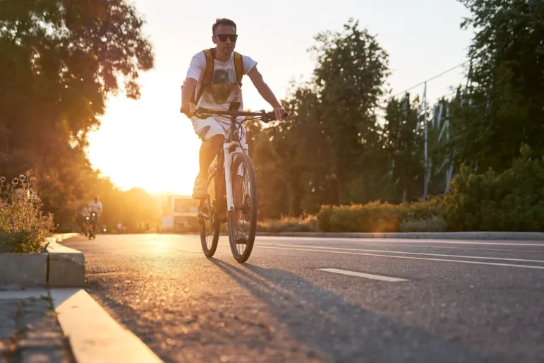 Jechał rowerem autostradą, bo taką trasę wyznaczyła nawigacja