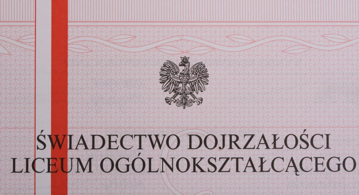 Świadectwo z czerwonym paskiem 2026 r. Jaka średnia? Czy można mieć na świadectwie 3?