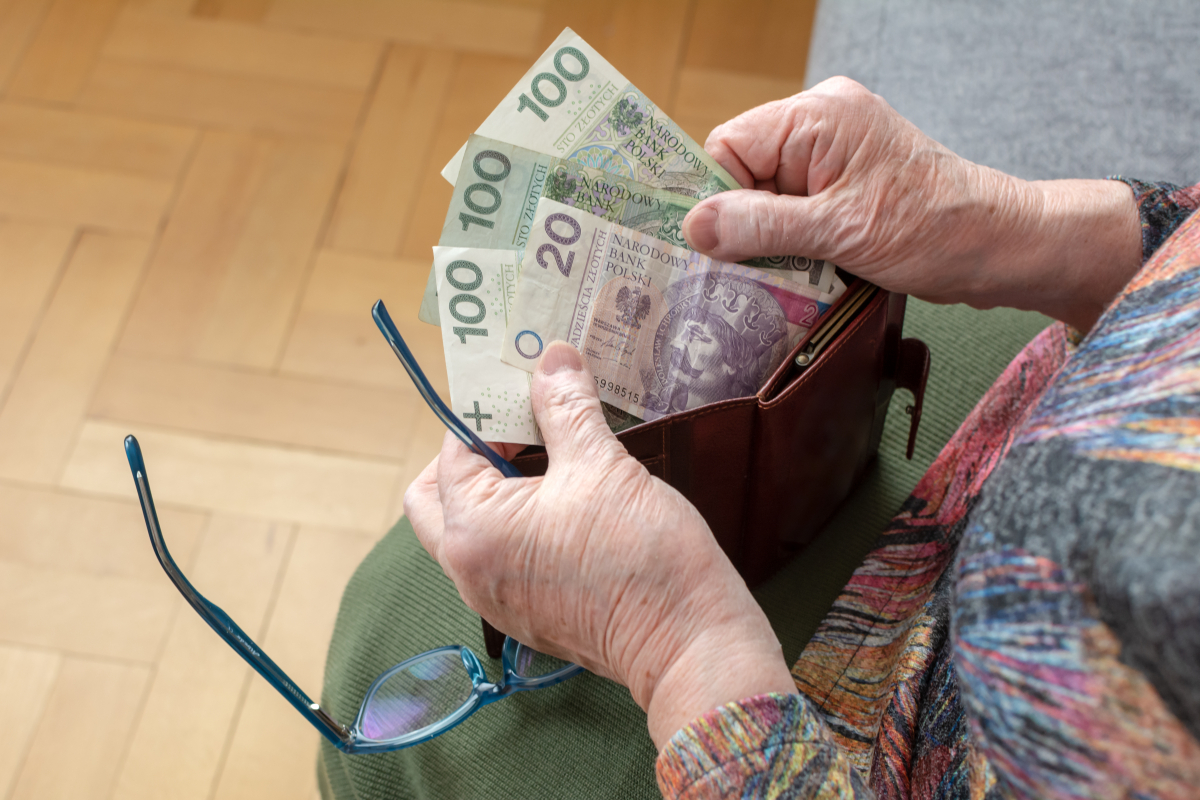 Renta rodzinna z ZUS po zmarłym. Komu przysługuje i ile wynosi?