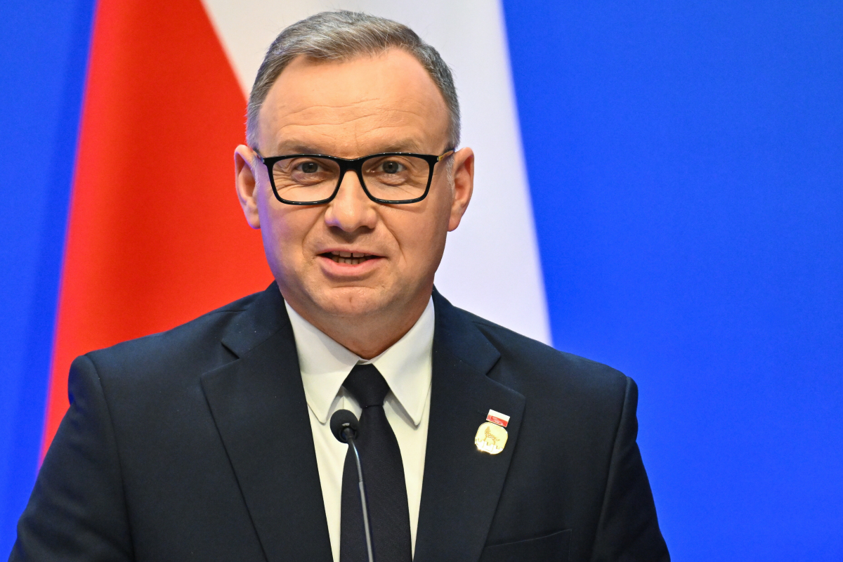 Andrzej Duda rozważa powrót jako premier? To nie narusza godności prezydenta