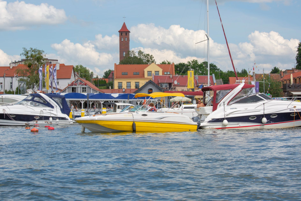 Mikołajki, Mazury, jachty