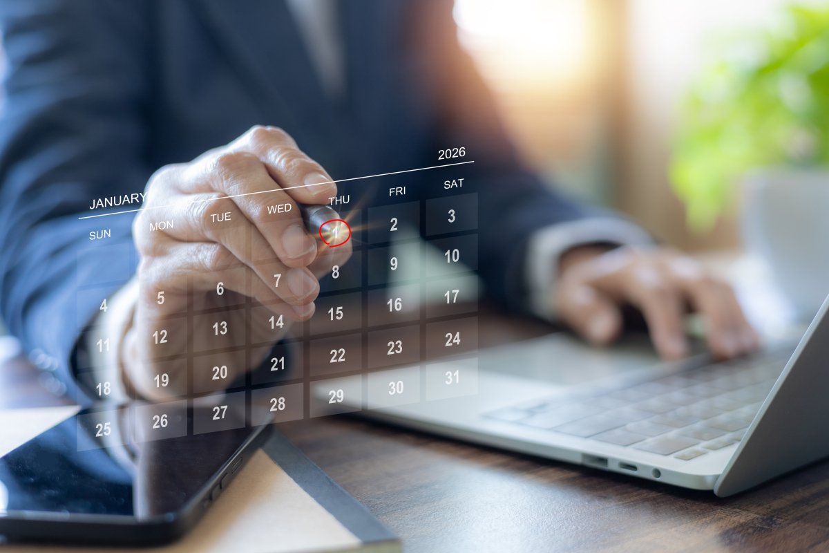 MRPiPS chce skrócić roczny wymiar czasu pracy o 20%. Uciążliwa korpo-biurokracja zajmuje teraz nawet 2 dni w tygodniu. Ekspert: zostaje 3 dni sensownej pracy