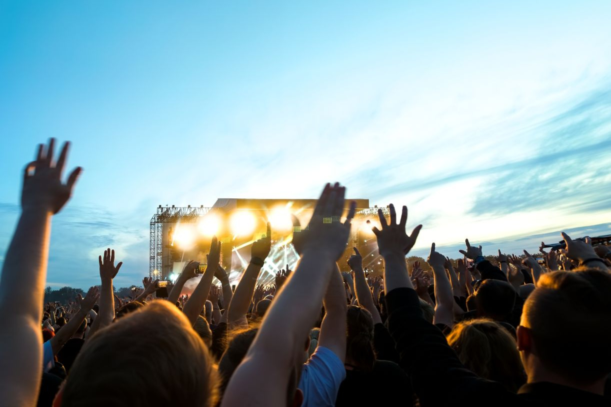 Odwołany koncert, zmieniony program występów, popsute nagłośnienie? Sprawdź, jakie masz prawa