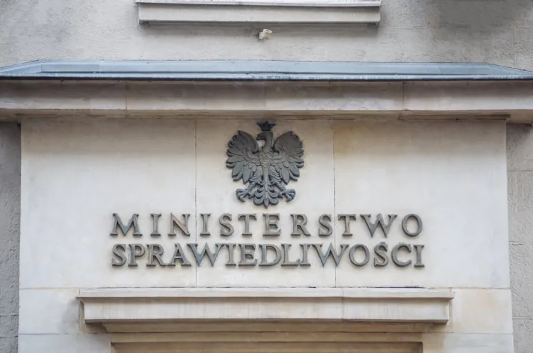 Ministerstwie Sprawiedliwości przygotowało nowelizację Kodeksu postępowania cywilnego, Kodeksu postępowania karnego oraz Prawa o ustroju sądów powszechnych.