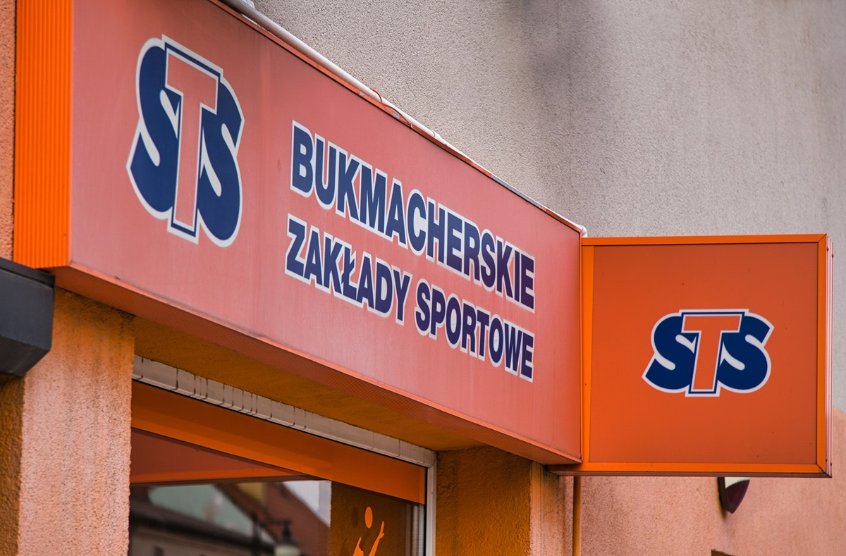 kto wygra wybory bukmacher