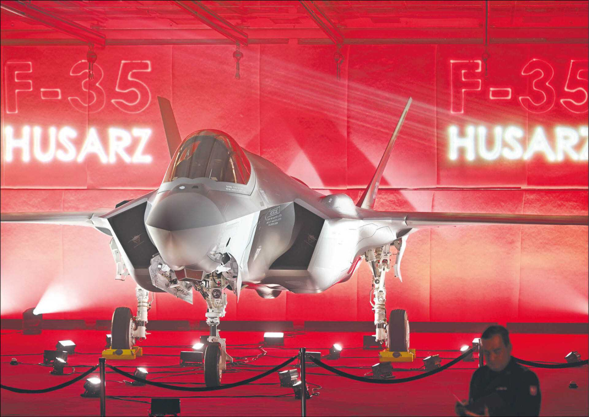 Prezentacja pierwszego egzemplarza wyprodukowanego dla Sił Zbrojnych RP wielozadaniowego samolotu bojowego F-35 Husarz
