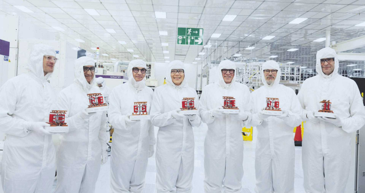 Uruchomienie linii pilotażowej w ramach European Chips Act w IMEC Leuven. Na zdj. w środku Henna Virkkunen, wiceprzewodnicząca Komisji Europejskiej.