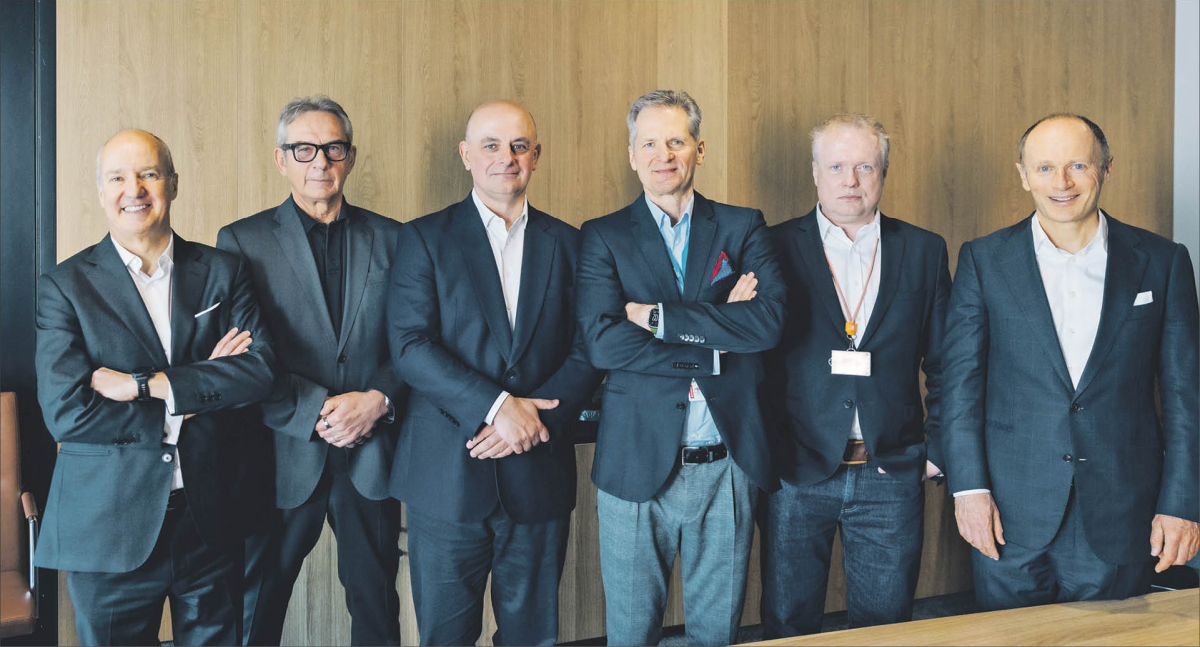 W dyskusji wzięli udział: Joao Bras Jorge (Bank Millennium), Cezary Stypułkowski (Bank Pekao), Cezary Kocik (mBank), Michał Gajewski (Santander Bank Polska, od niedawna należący do grupy Erste), Michał Bolesławski (ING Bank Śląski) oraz Franek Hutten-Czapski (BCG)