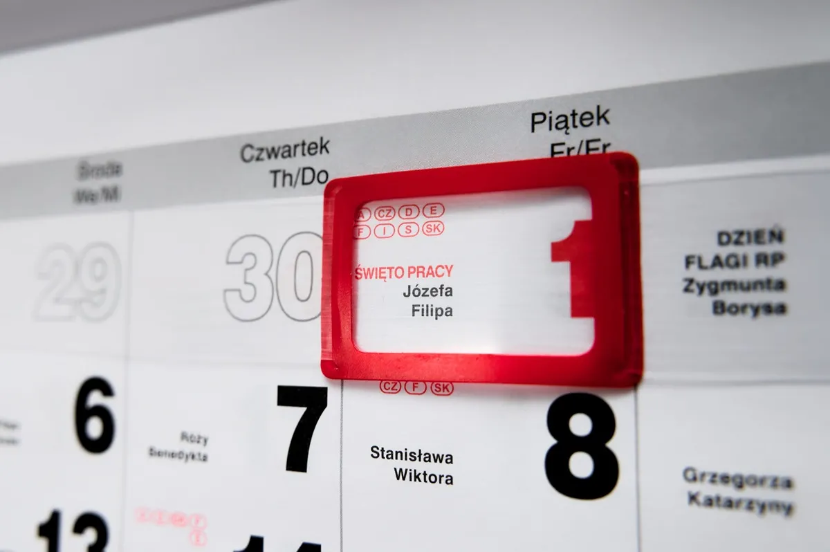 Maj 2026 - dni wolne i godziny pracy