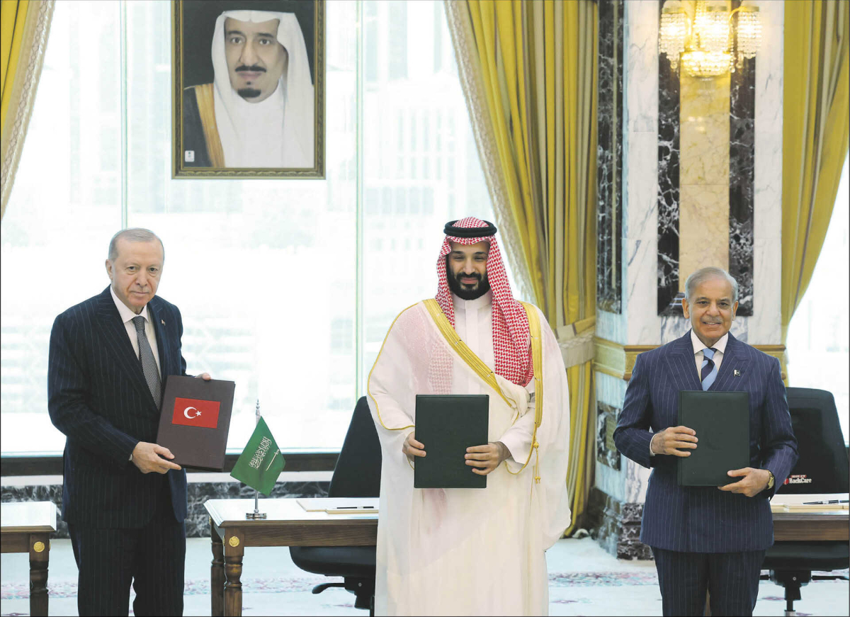 Porozumienie podpisali: prezydent Turcji Recep Tayyip Erdoğan, następca tronu Arabii Saudyjskiej Muhammad ibn Salman i premier Pakistanu Shehbaz Sharif