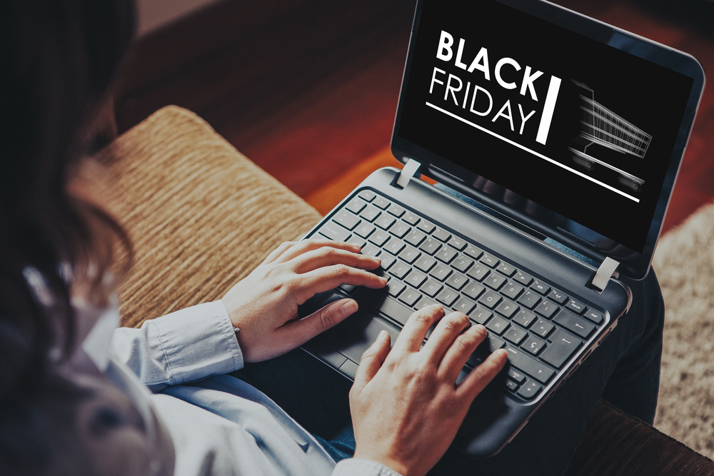 Black Friday, Cyber Monday - zakupy przenoszą się do sieci  