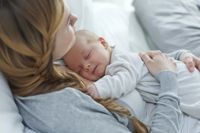 Akt urodzenia dziecka z fikcyjnymi danymi ojca. Czy będzie zmiana przepisów?