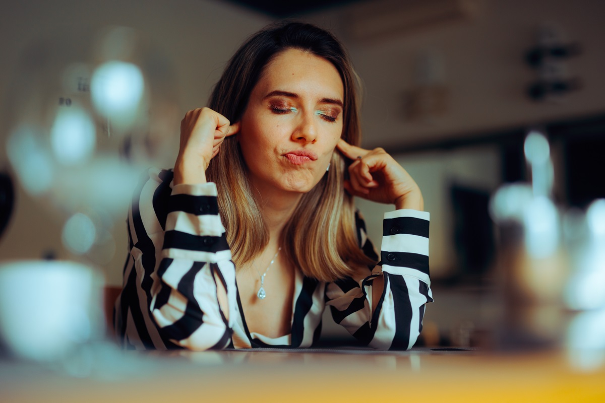 przebodźcowanie w pracy raport