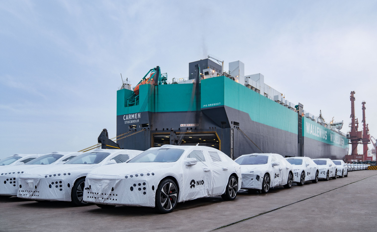 Chińska konkurencja i nadregulacja uderzają w motoryzację. Europa walczy o konkurencyjność branży