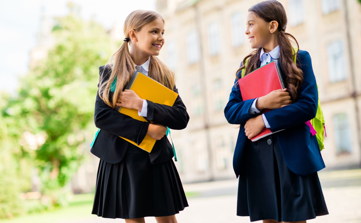 Obowiązkowe mundurki w szkołach? Jest odpowiedź MEN