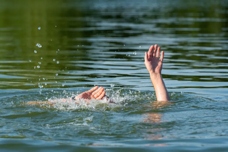 utonięcie woda bezpieczeństwo pomoc