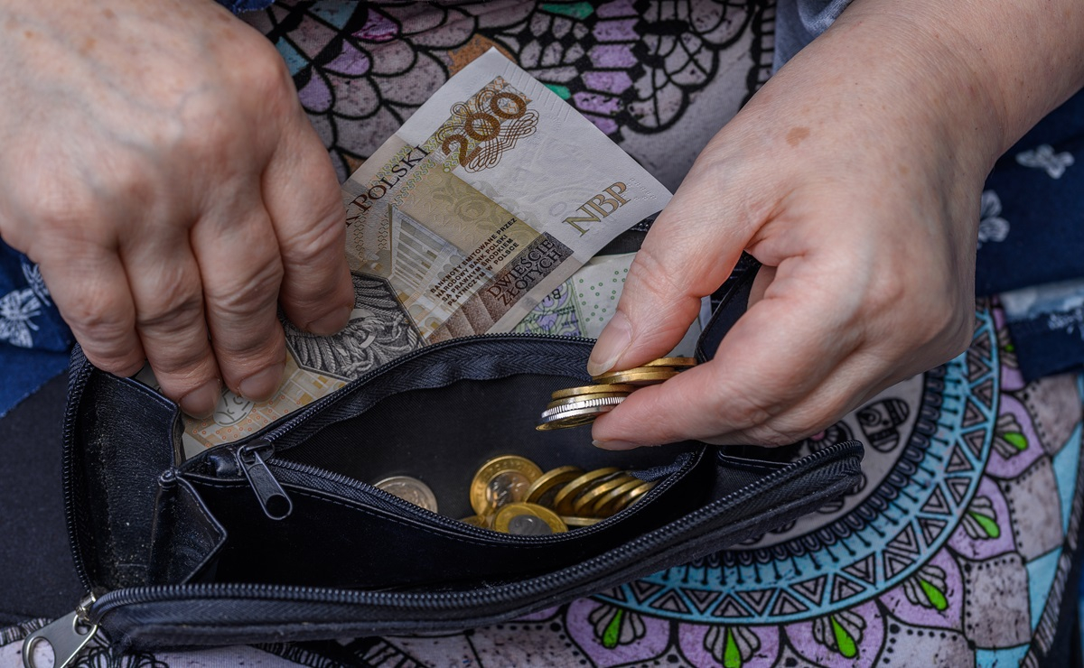 13 emerytura 2026 netto: wypłata z ZUS. Terminy [TABELA]