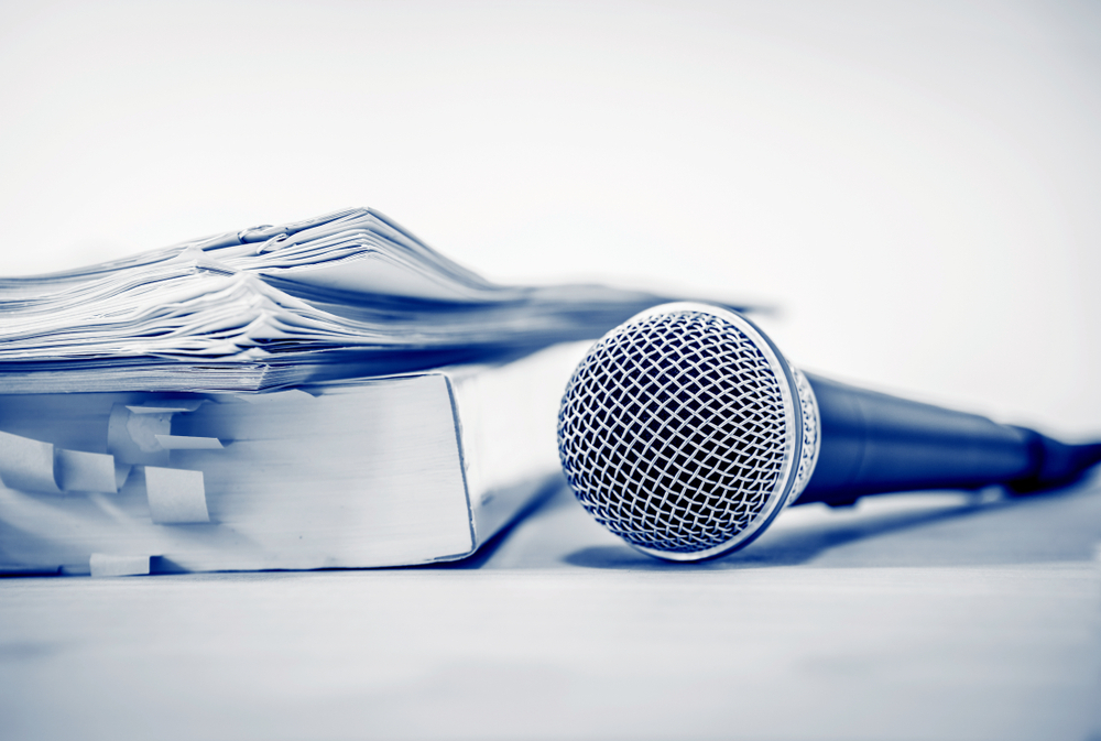 Informacja publiczna, która została udostępniona, zawiera dane określające tożsamość osoby, która wytworzyła informację lub odpowiada za treść informacji, danymi określającymi tożsamość osoby, która udostępniła informację, oraz datą udostępnienia /Fot. Shutterstock
