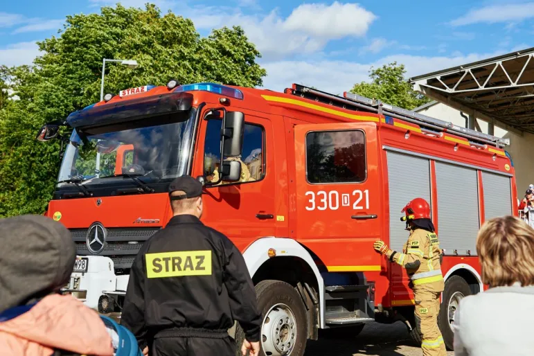 wóz strażacki straż pożarna samochód