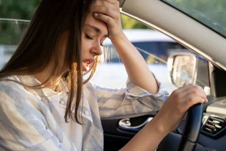 18-latka jechała pijana pod prąd. W bagażniku wiozła pasażera