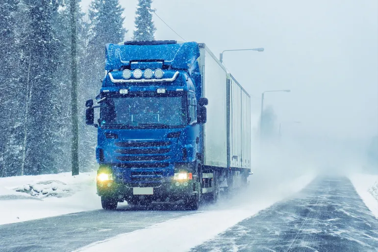 transport, zima, TIR, śnieg, siła wyższa