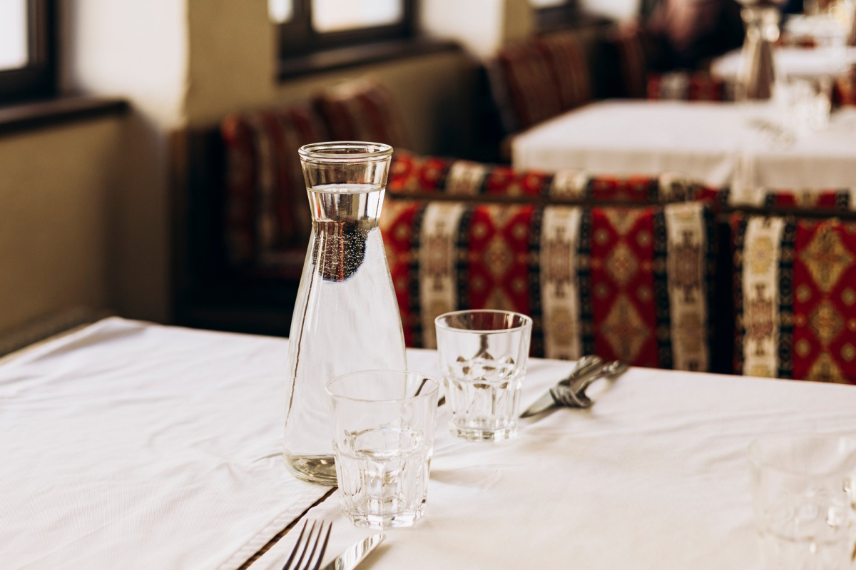 Miała być darmowa kranówka w restauracjach. W ostatniej chwili wypadła z ustawy, ale czy ostatecznie?