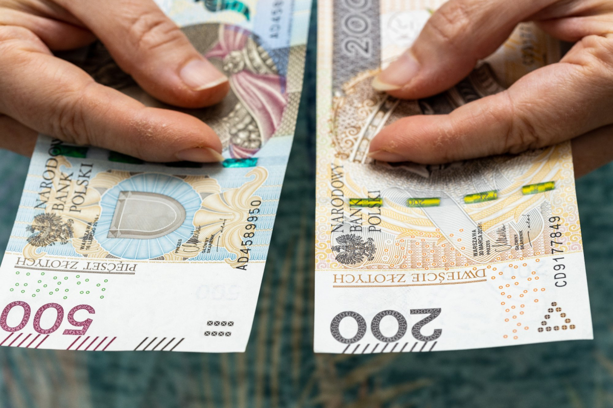Gotówka od matki została wpłacona do banku. Skarbówka jednak odmówiła zwolnienia z podatku od darowizn