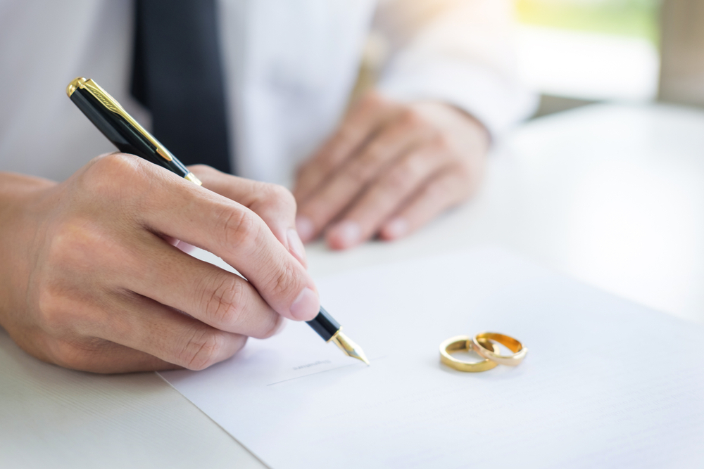 Długi czas trwania związku małżeńskiego nie czyni niemożliwym rozpoczęcia procesu kościelnego./Fot. Shutterstock
