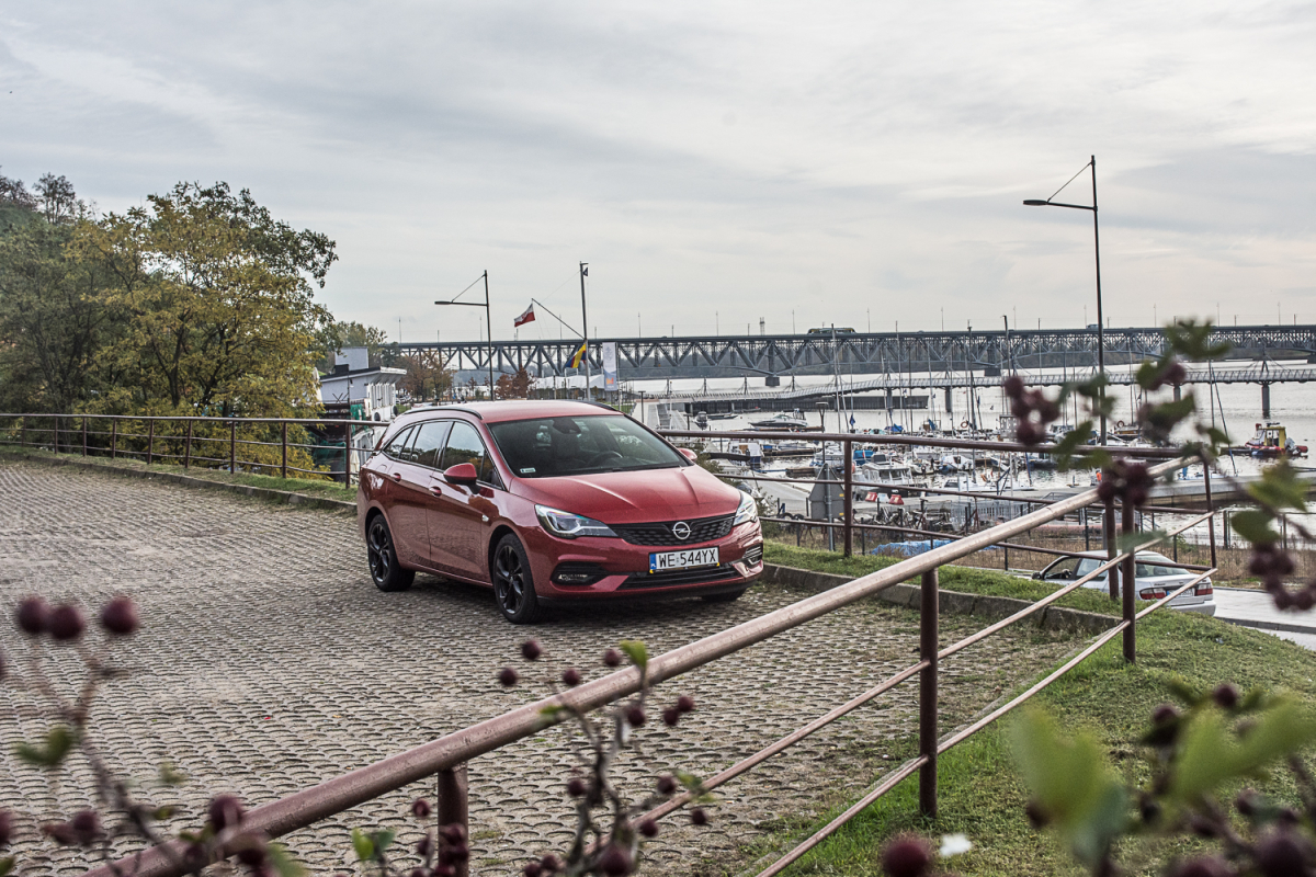 Opel Astra Sports Tourer 1.2 Turbo 145 KM