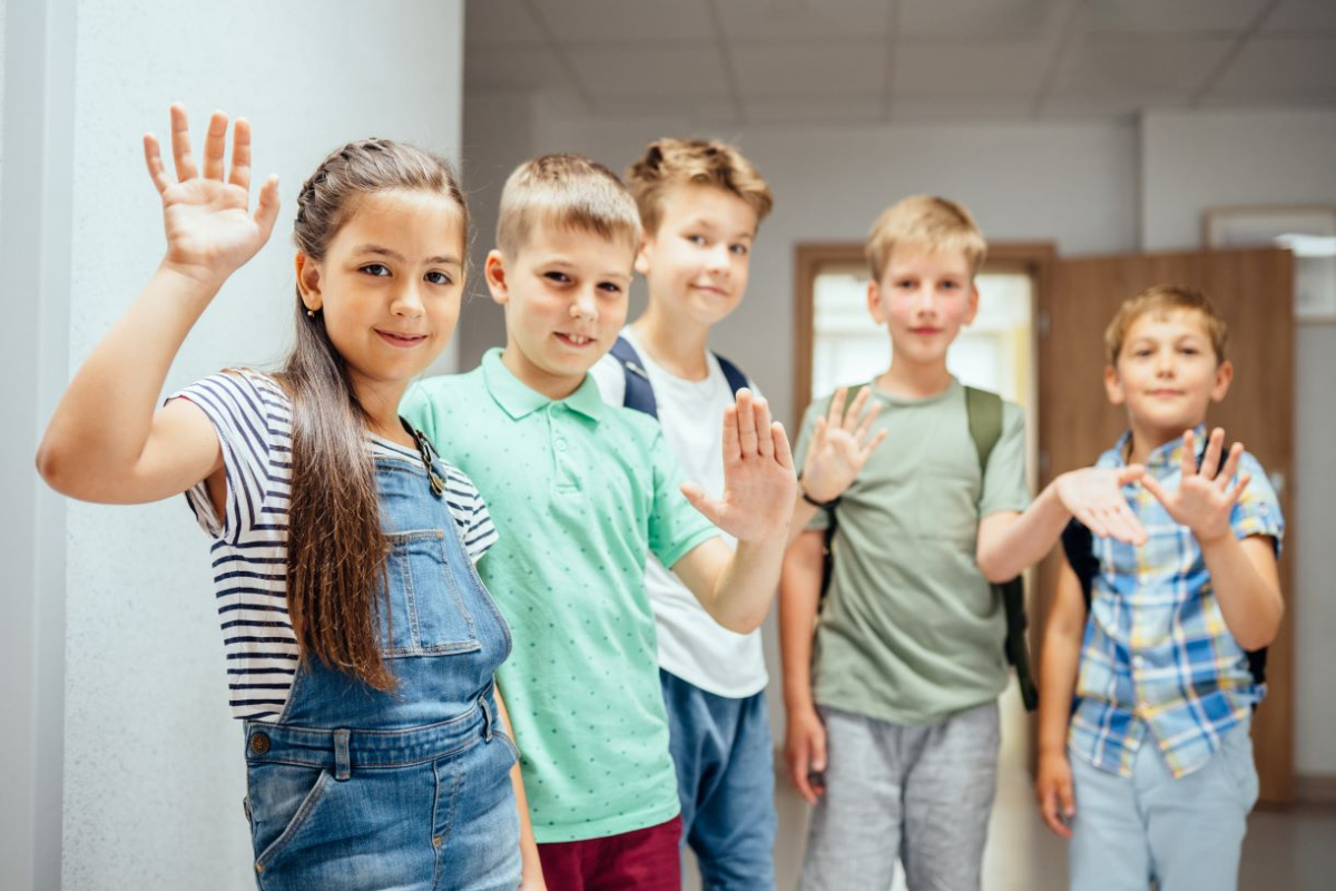 uczniowie szkoła lekcje wolne przerwa