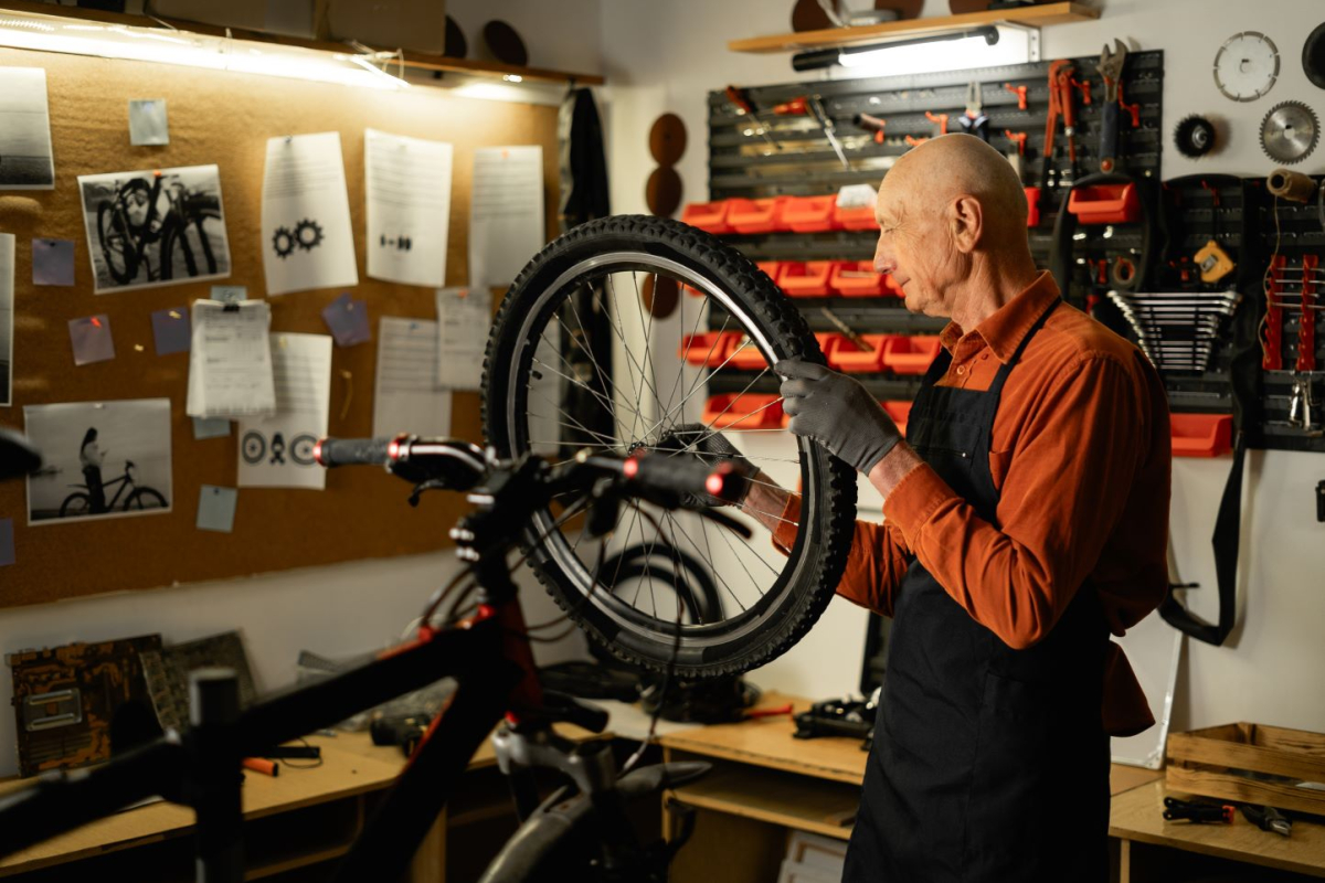 Działalność nierejestrowana: limity w 2024 i 2025 roku. Obowiązki: ewidencja, koszty, kasa fiskalna, rozliczenia podatkowe