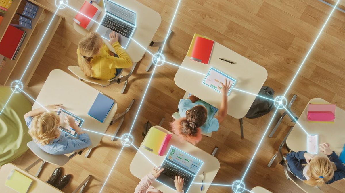 Od edukacji domowej po zdalne szkolenie pracowników. AI zmienia podejście do nauki