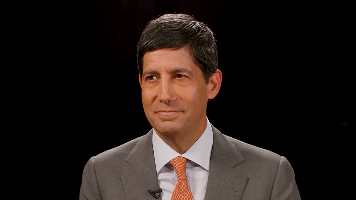 Kevin Warsh, szef Rezerwy Federalnej, podziela najbardziej optymistyczne prognozy dotyczące wpływu sztucznej inteligencji na produktywność gospodarki