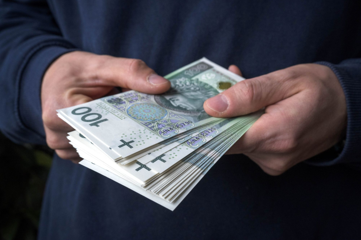 Seniorzy z tych roczników dostaną prawie 7 tys. zł miesięcznie w 2026. Jest tylko jeden warunek