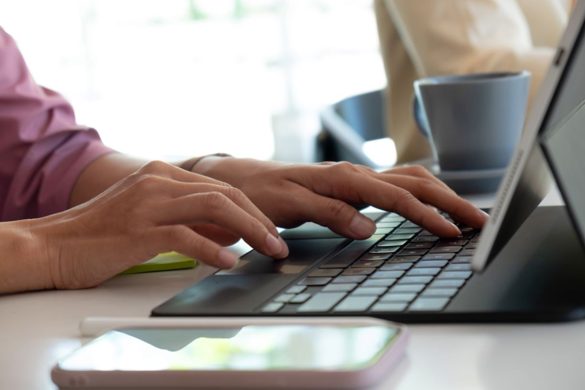 Ponad 1,5 mln Polaków pracuje na zleceniu. Nowe dane pokazują wyraźny trend [DANE GUS]