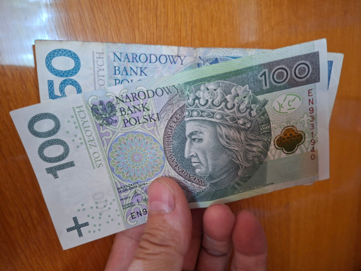 darowizna brat podatek konto pieniądze