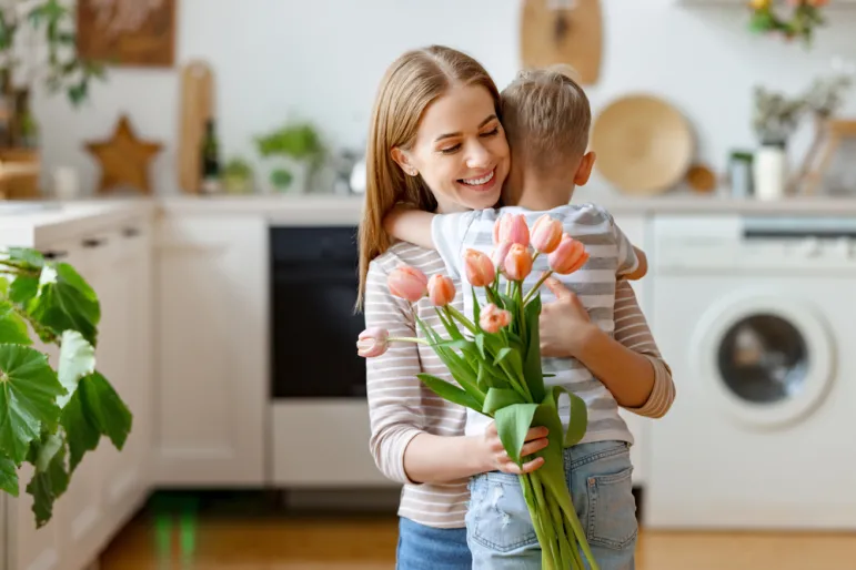 Jakie prawa ma matka do dziecka?/Fot. Shutterstock  