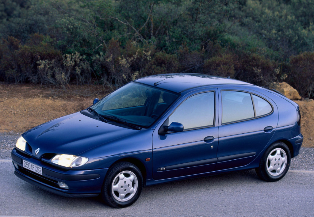 Renault Megane I: raz na wozie, raz pod wozem