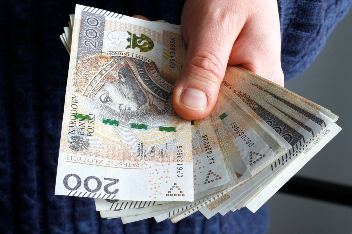 800 plus, pieniądze, gotówka