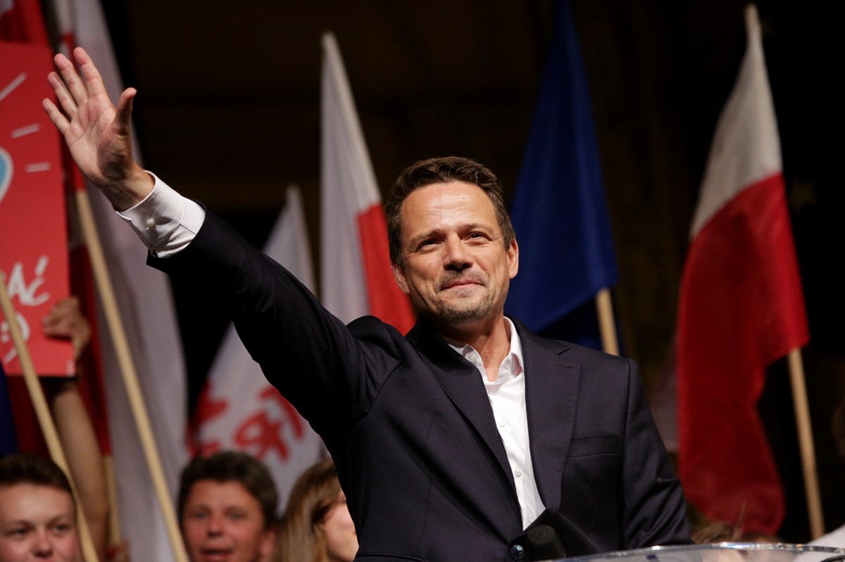trzaskowski poparcie biejat hołownia wybory