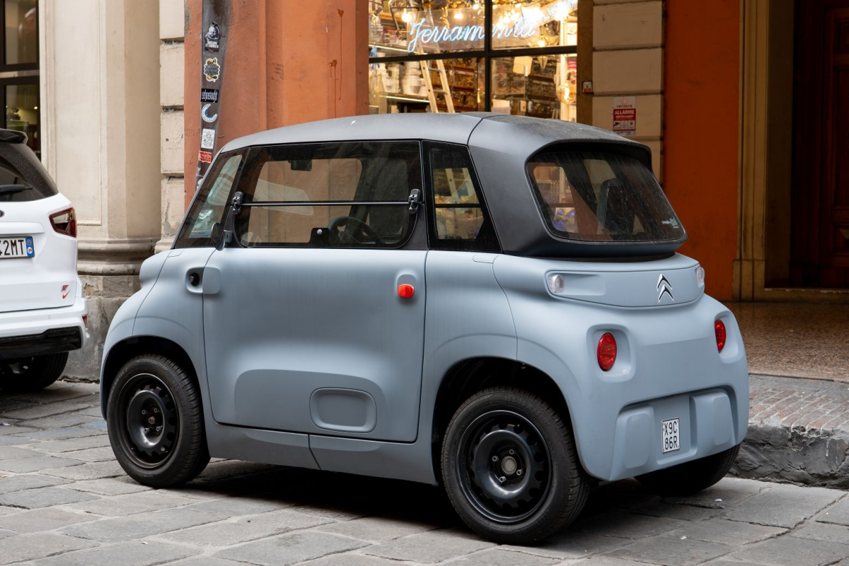 Citroen Ami One - mały samochód elektryczny