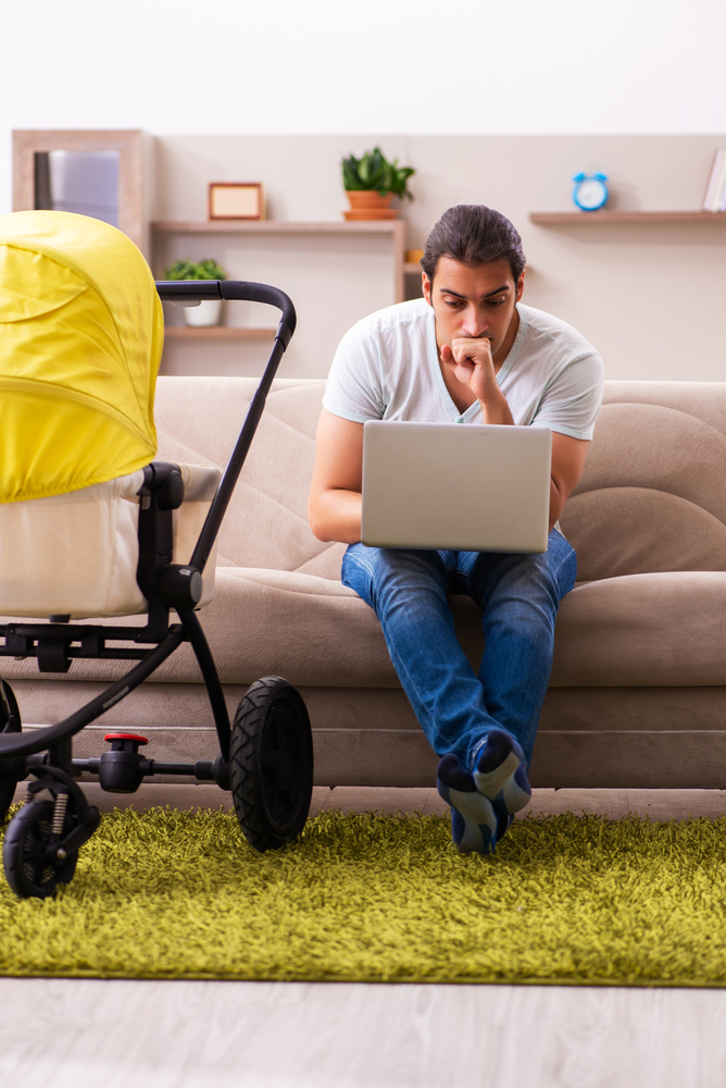 Zgłoszenia narodzin dzieci online coraz popularniejsze/Fot. Shutterstock