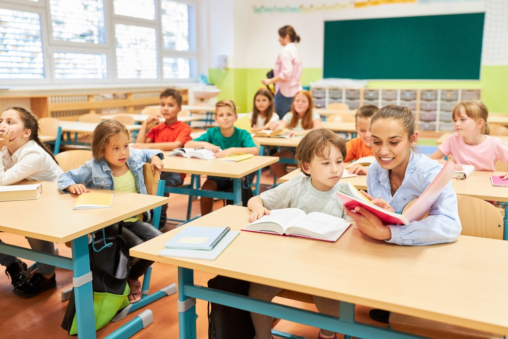 asystent kulturowy klasa dzieci szkoła lekcja