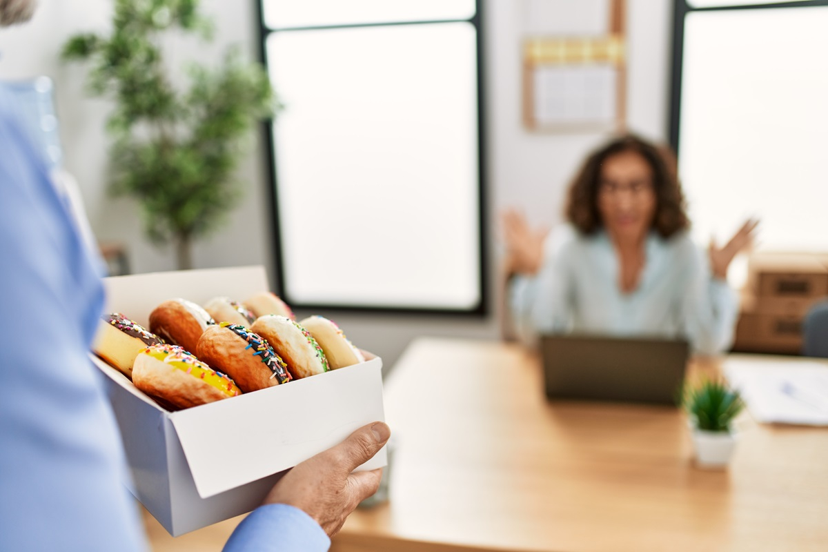 tłusty czwartek w pracy pączki dla pracowników